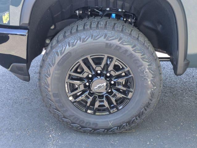 2026 Chevrolet Silverado 2500 HD Crew Cab Standard Box 4-Wheel Drive ZR2