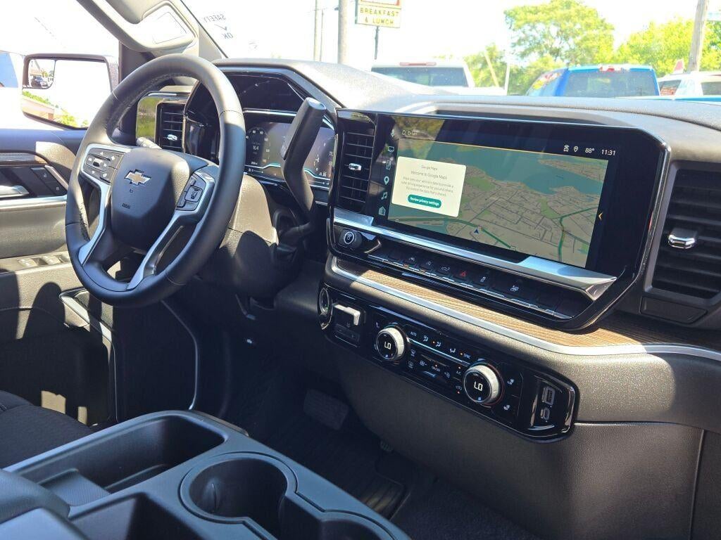 2025 Chevrolet Silverado 1500 LT (2FL)