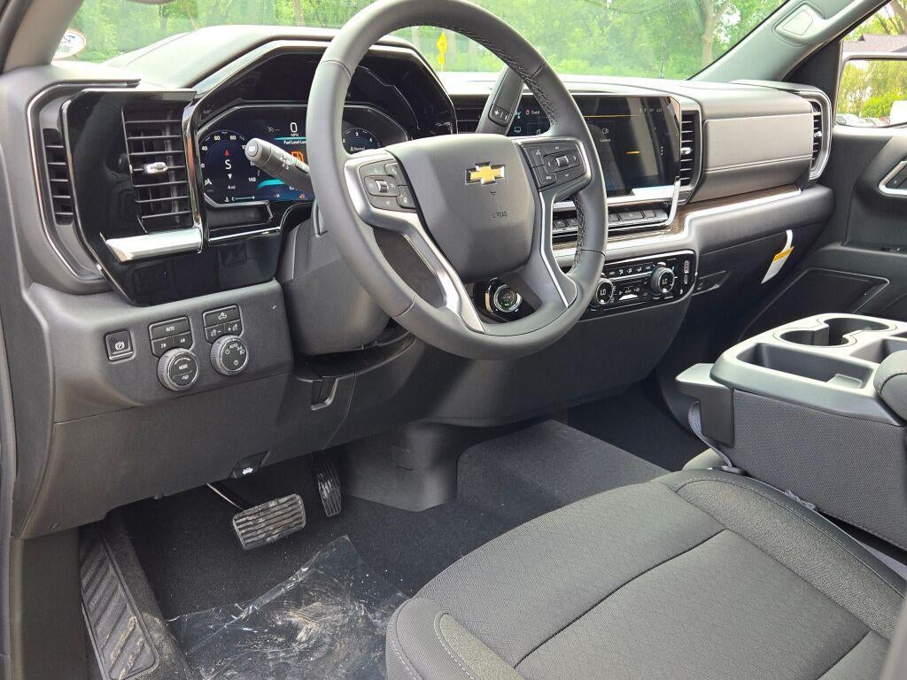 2026 Chevrolet Silverado 1500 Crew Cab Short Box 4-Wheel Drive LT 2FL