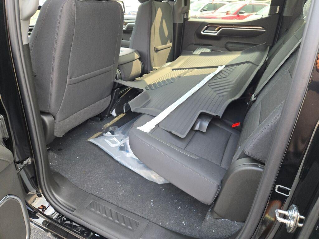 2026 Chevrolet Silverado 1500 Crew Cab Short Box 4-Wheel Drive LT 2FL