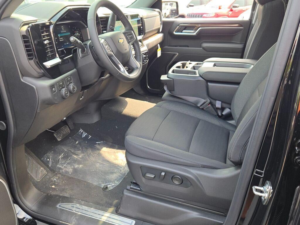 2026 Chevrolet Silverado 1500 Crew Cab Short Box 4-Wheel Drive LT 2FL