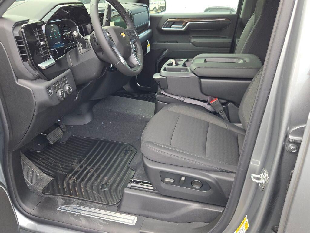 2026 Chevrolet Silverado 1500 Crew Cab Short Box 4-Wheel Drive LT 2FL