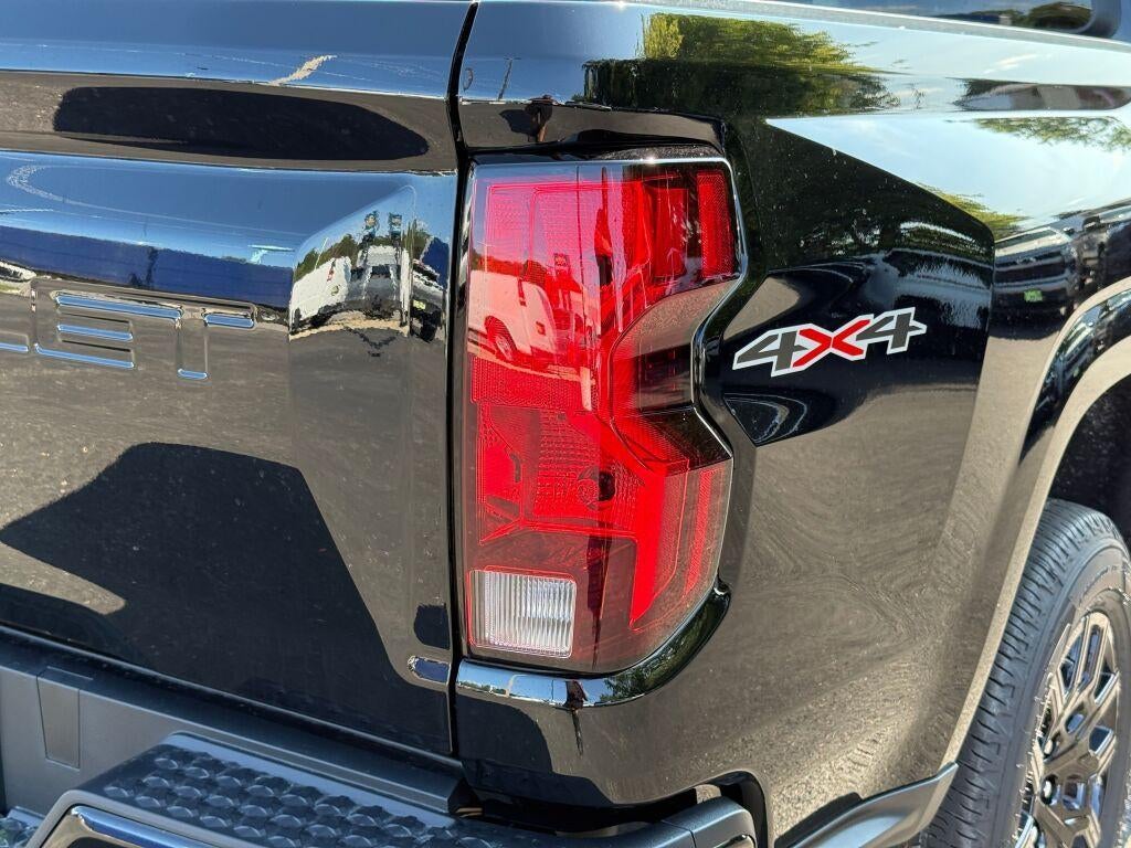 2026 Chevrolet Colorado Crew Cab Short Box 4-Wheel Drive Work Truck