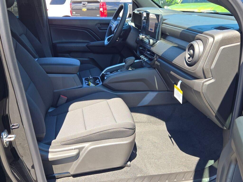 2026 Chevrolet Colorado Crew Cab Short Box 4-Wheel Drive Work Truck