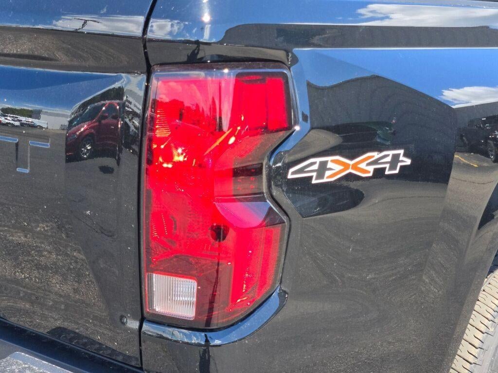 2026 Chevrolet Colorado Crew Cab Short Box 4-Wheel Drive Work Truck