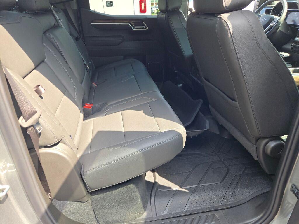 2026 Chevrolet Silverado 1500 Crew Cab Short Box 4-Wheel Drive RST