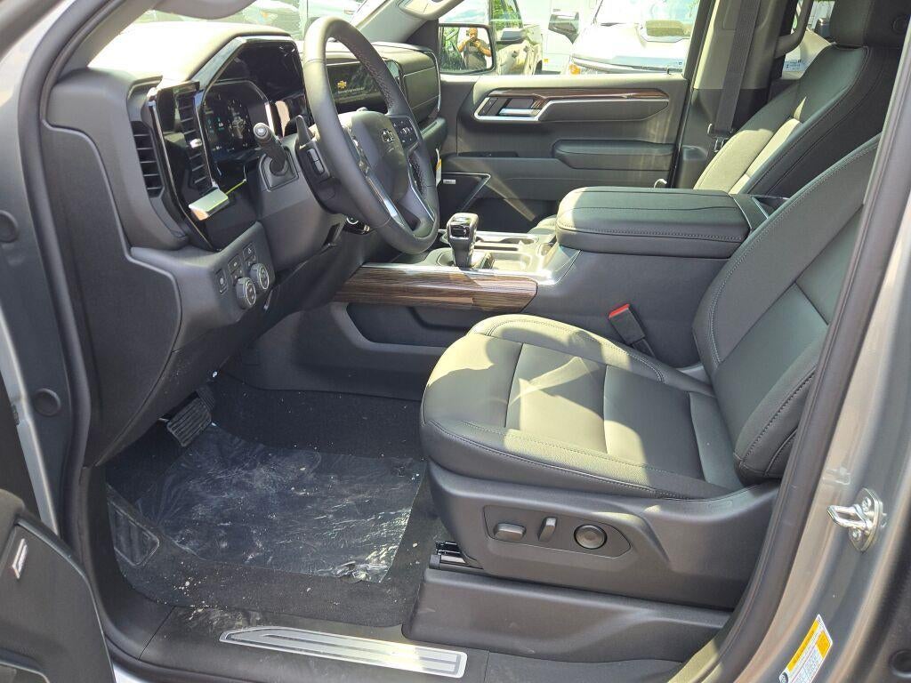 2026 Chevrolet Silverado 1500 Crew Cab Short Box 4-Wheel Drive RST