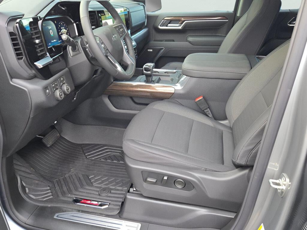 2026 Chevrolet Silverado 1500 Crew Cab Short Box 4-Wheel Drive RST