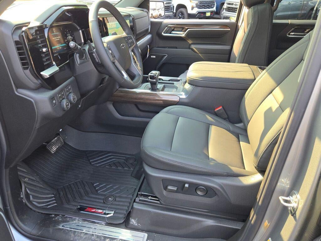 2026 Chevrolet Silverado 1500 Crew Cab Short Box 4-Wheel Drive RST