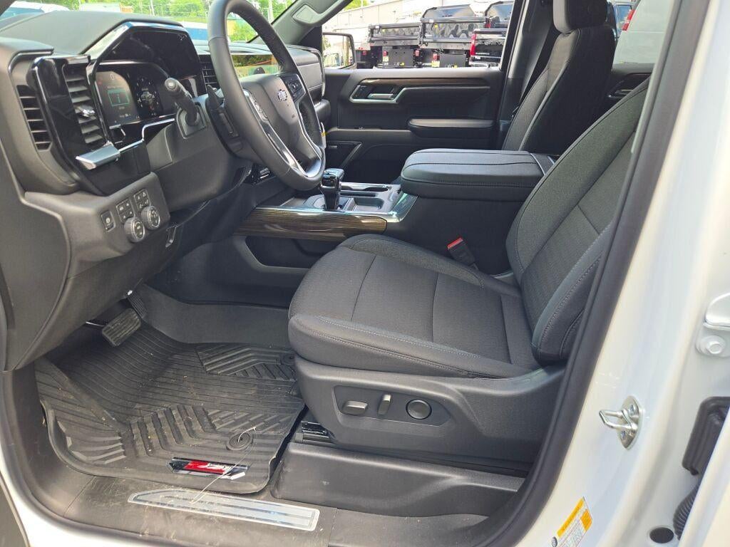 2026 Chevrolet Silverado 1500 Crew Cab Short Box 4-Wheel Drive RST