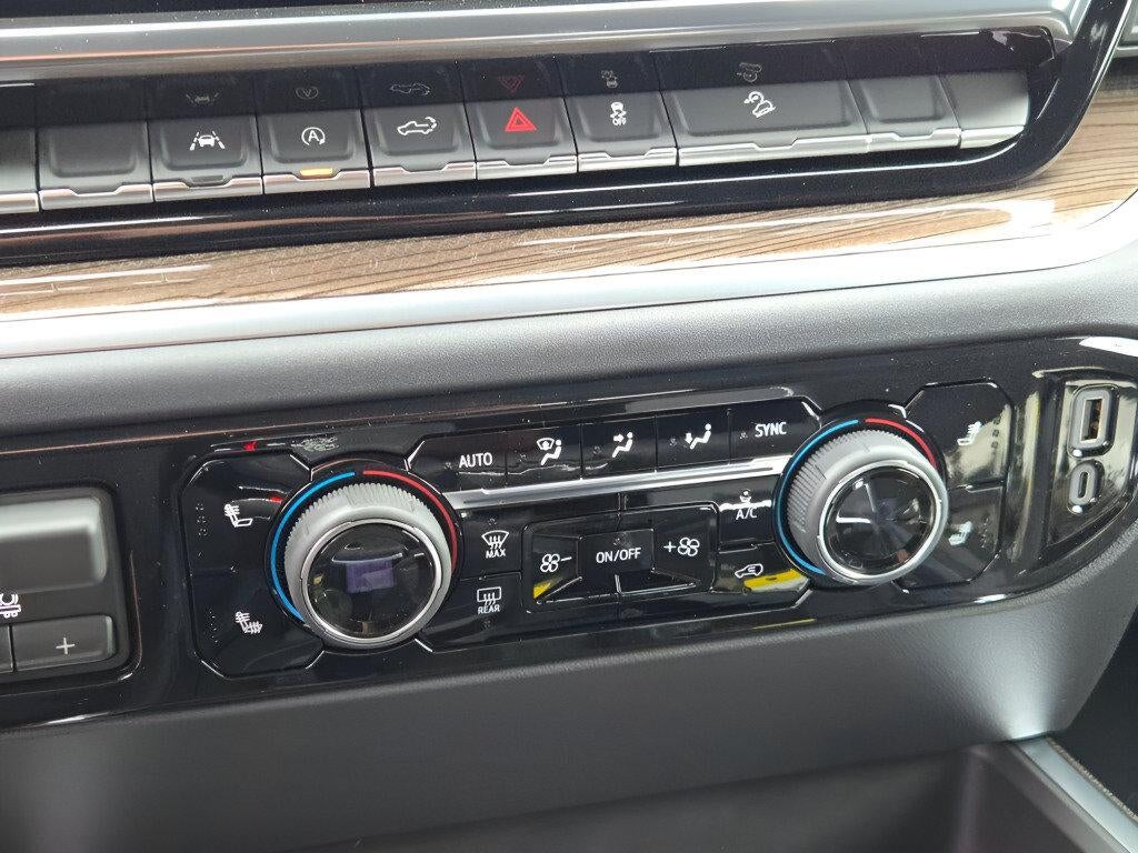 2026 Chevrolet Silverado 1500 Crew Cab Short Box 4-Wheel Drive RST