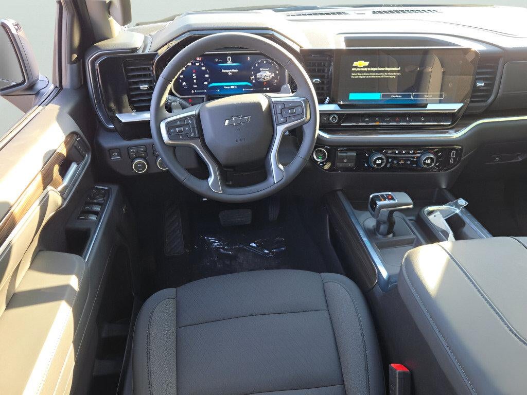 2026 Chevrolet Silverado 1500 Crew Cab Short Box 4-Wheel Drive RST