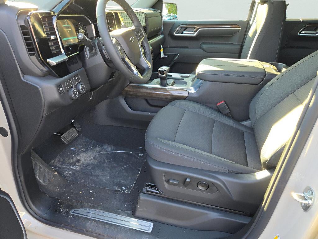 2026 Chevrolet Silverado 1500 Crew Cab Short Box 4-Wheel Drive RST