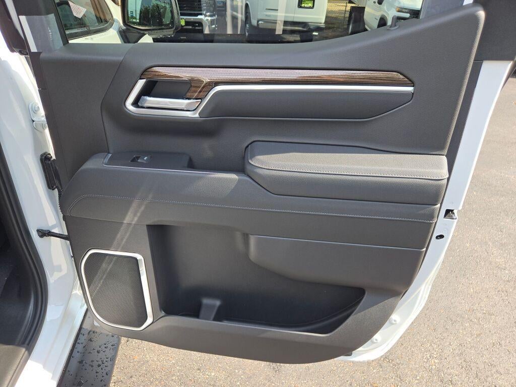 2026 Chevrolet Silverado 1500 Crew Cab Short Box 4-Wheel Drive RST