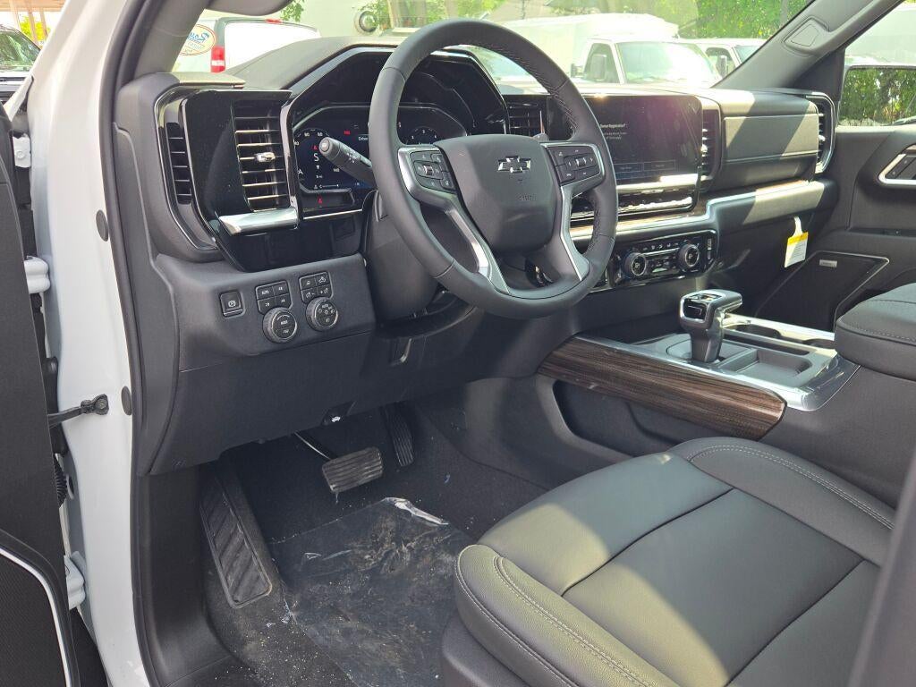 2026 Chevrolet Silverado 1500 Crew Cab Short Box 4-Wheel Drive RST