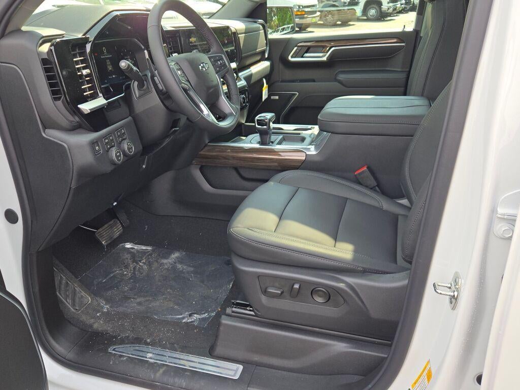 2026 Chevrolet Silverado 1500 Crew Cab Short Box 4-Wheel Drive RST