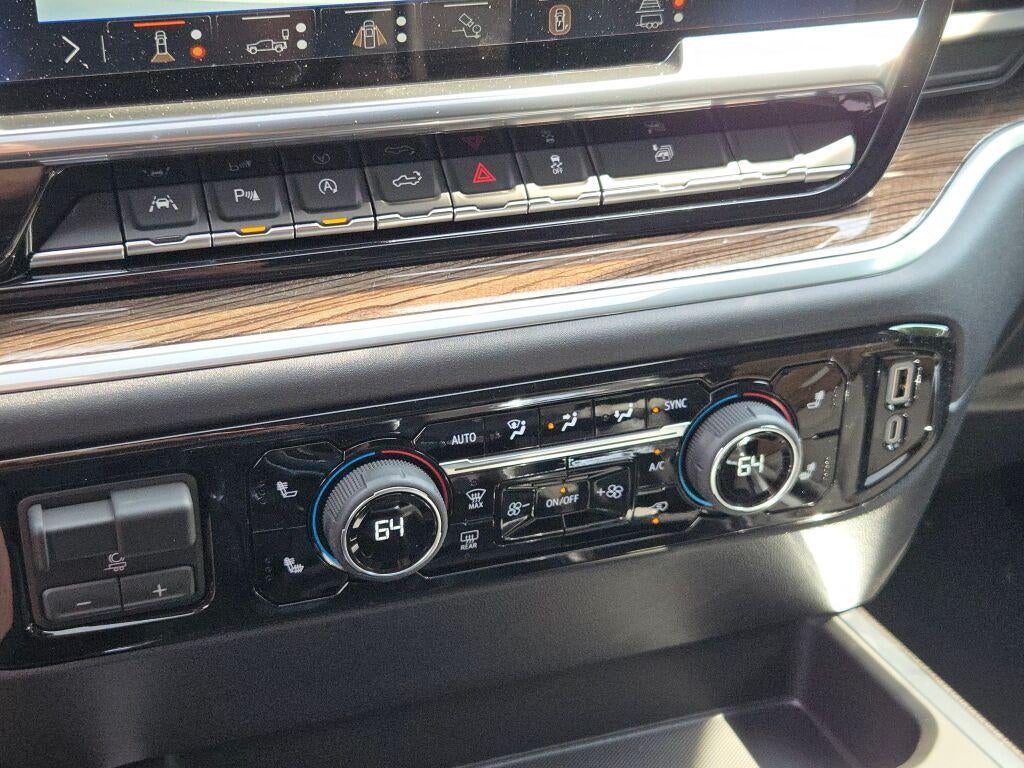 2026 Chevrolet Silverado 1500 Crew Cab Short Box 4-Wheel Drive RST