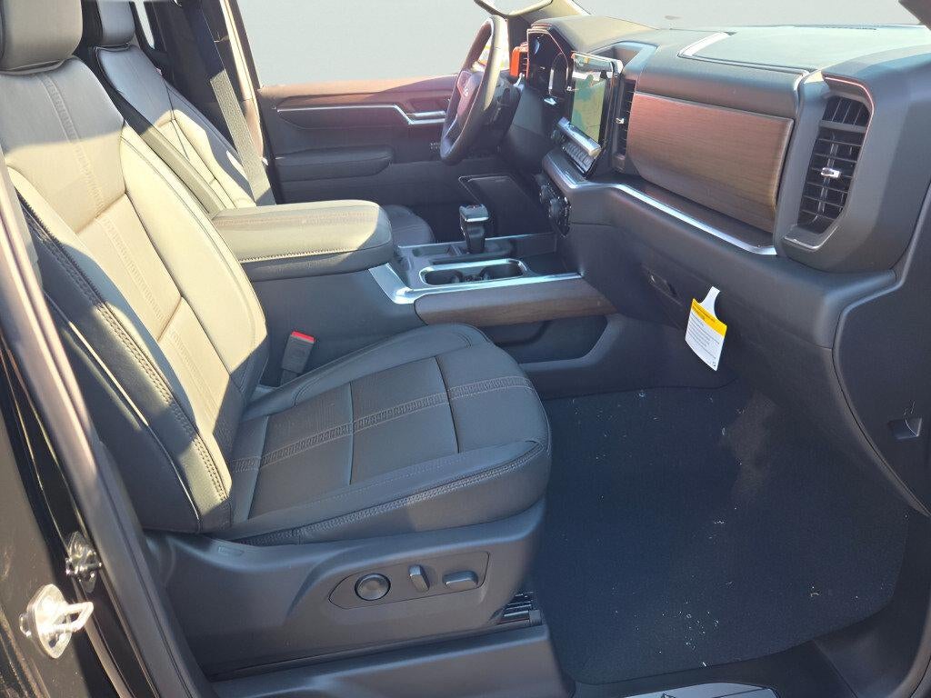 2026 Chevrolet Silverado 1500 Crew Cab Short Box 4-Wheel Drive High Country