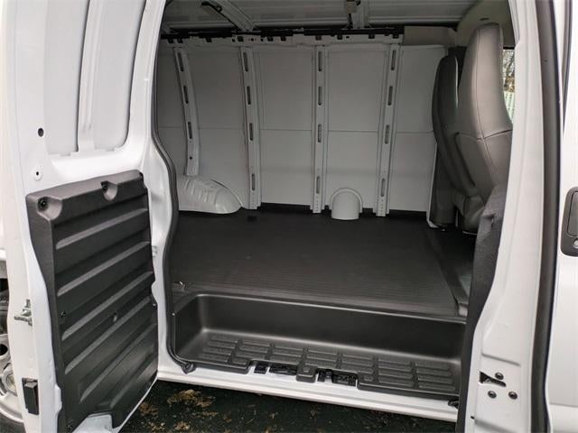 2025 Chevrolet Express Cargo 3500 3500 Regular Wheelbase Rear-Wheel Drive