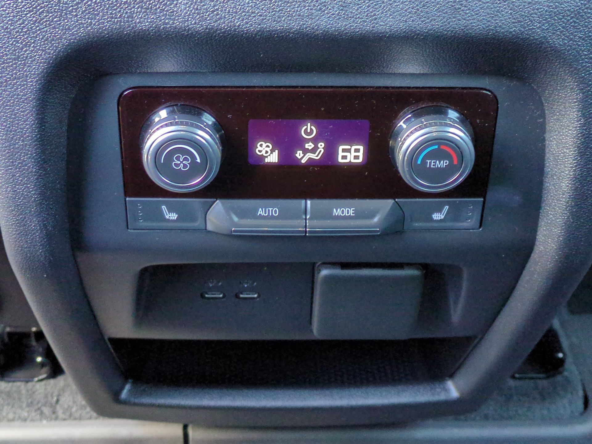2024 GMC Acadia AT4