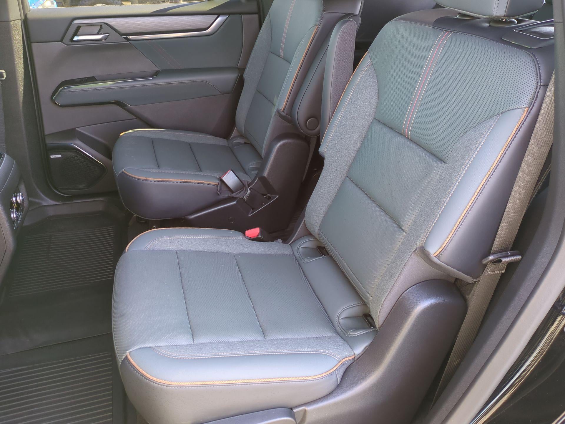 2024 GMC Acadia AT4