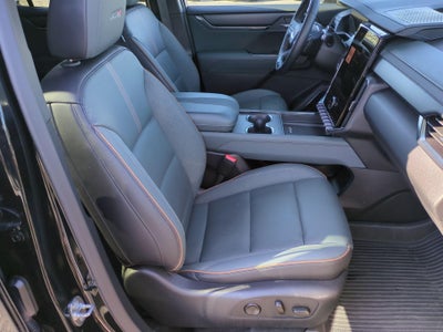 2024 GMC Acadia AT4