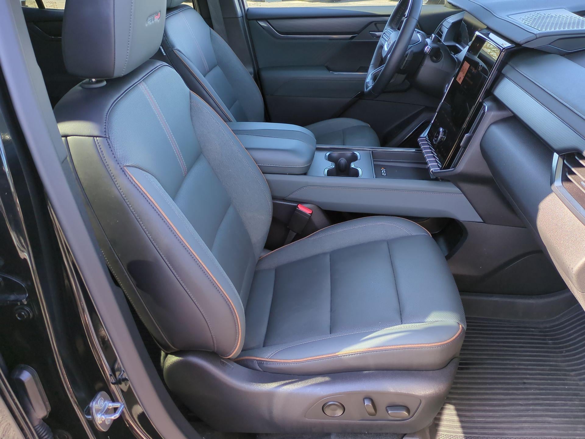 2024 GMC Acadia AT4
