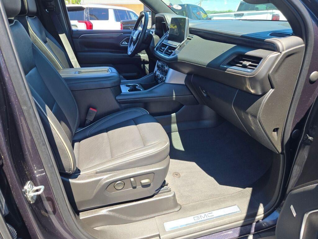 2023 GMC Yukon XL SLT