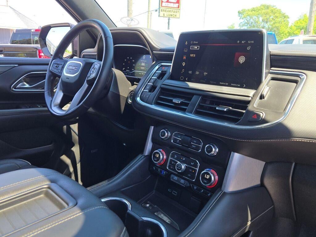 2023 GMC Yukon XL SLT
