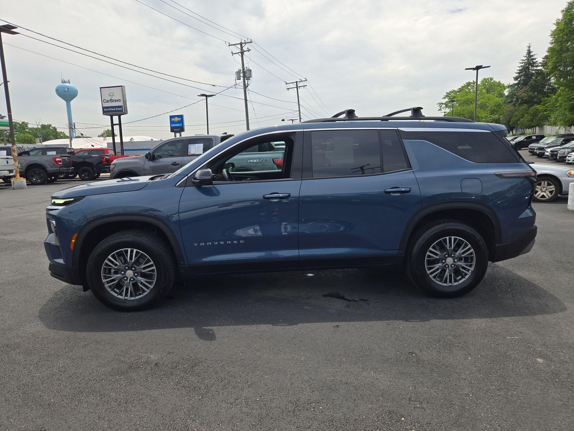 2024 Chevrolet Traverse LT