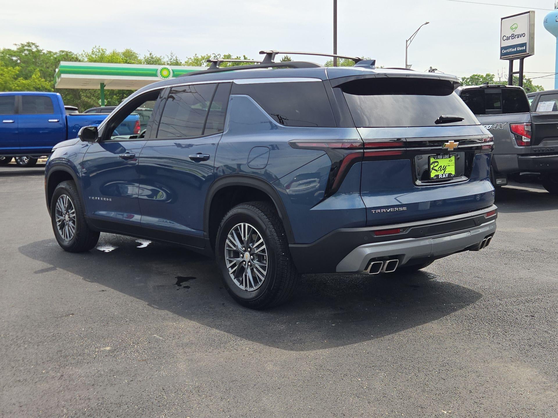 2024 Chevrolet Traverse LT