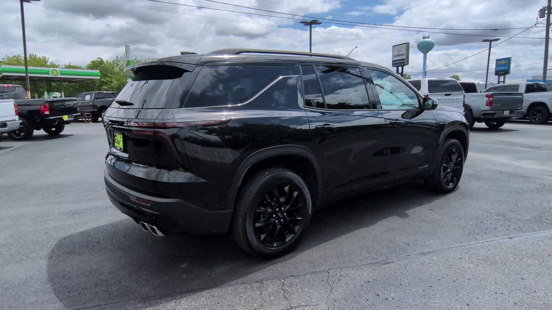 2024 Chevrolet Traverse LT