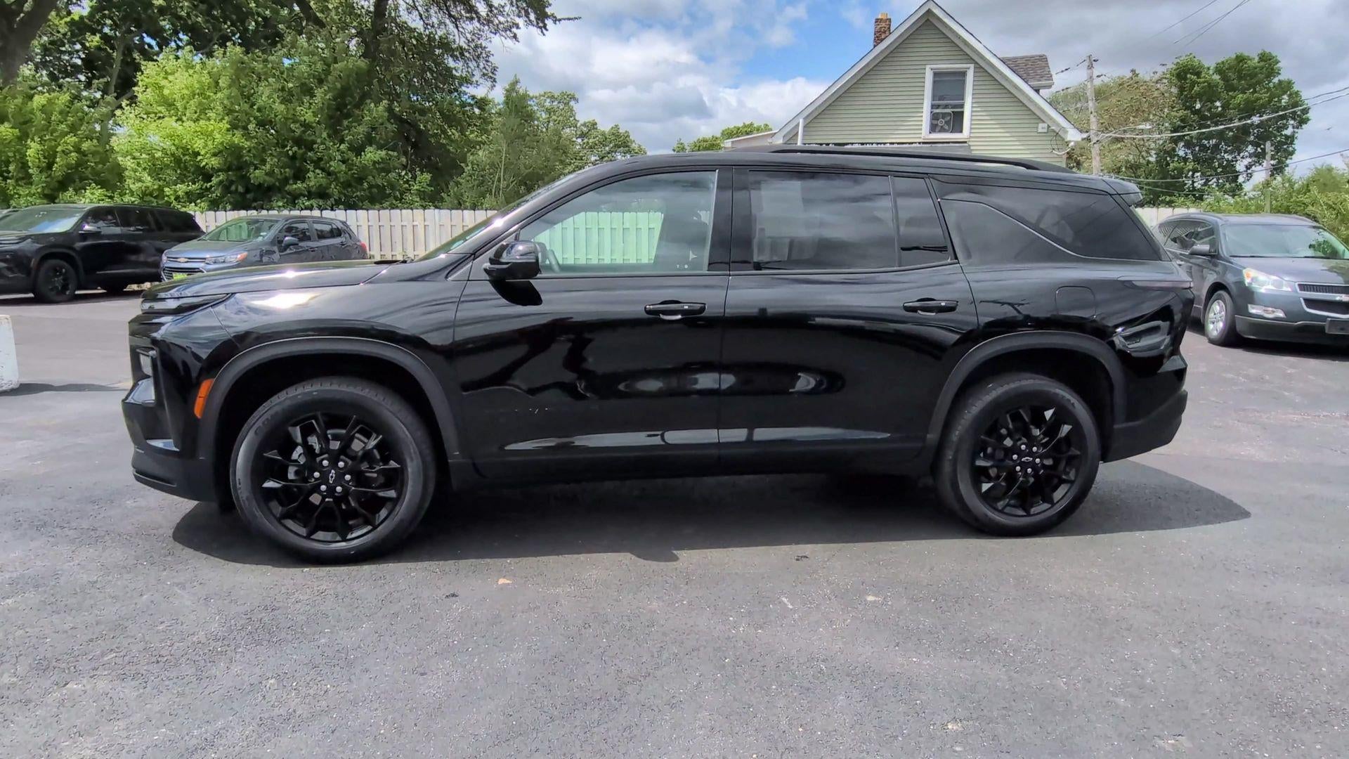 2024 Chevrolet Traverse LT