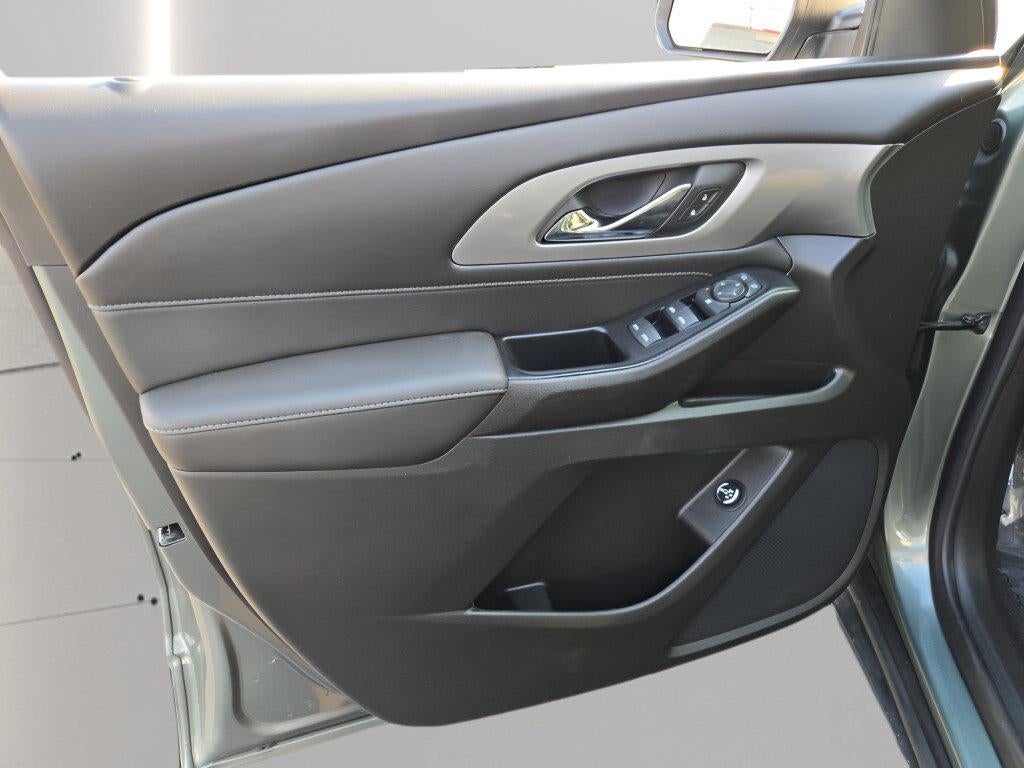 2023 Chevrolet Traverse 1LT - Photo 25