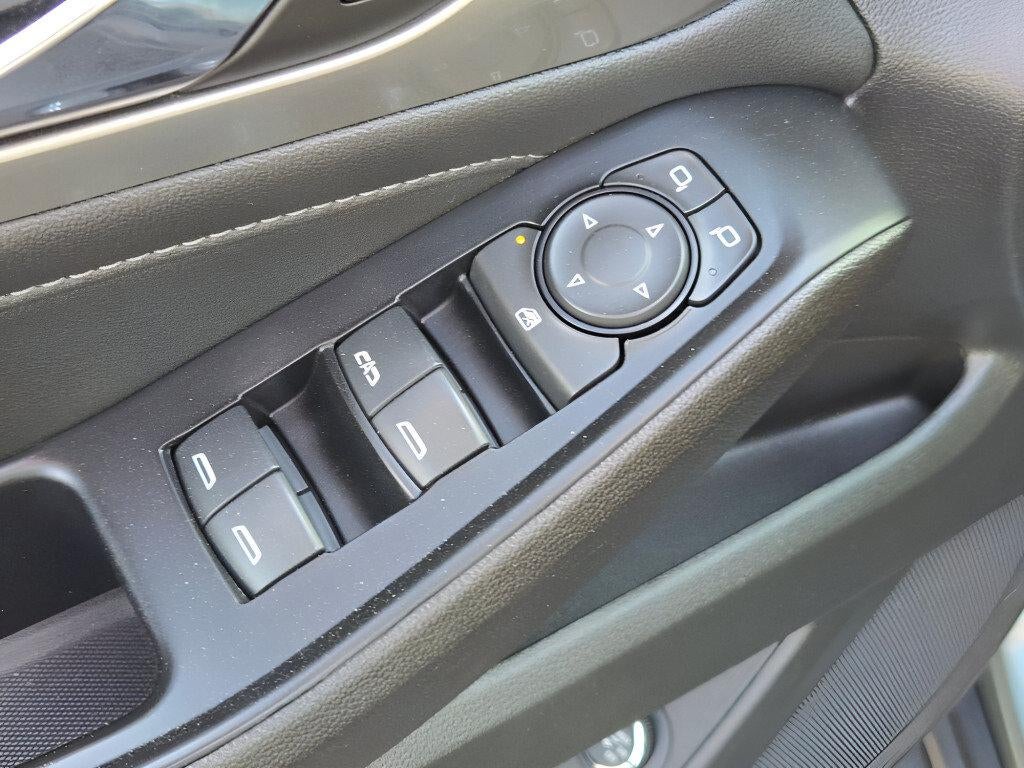 2023 Chevrolet Traverse 1LT - Photo 26