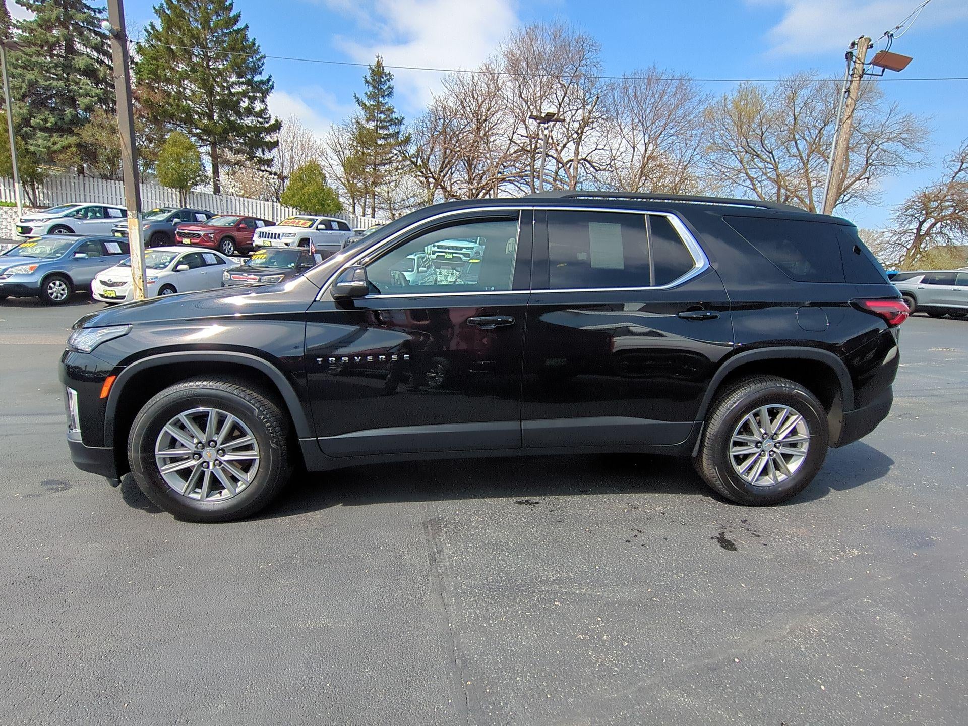 2023 Chevrolet Traverse LT Cloth