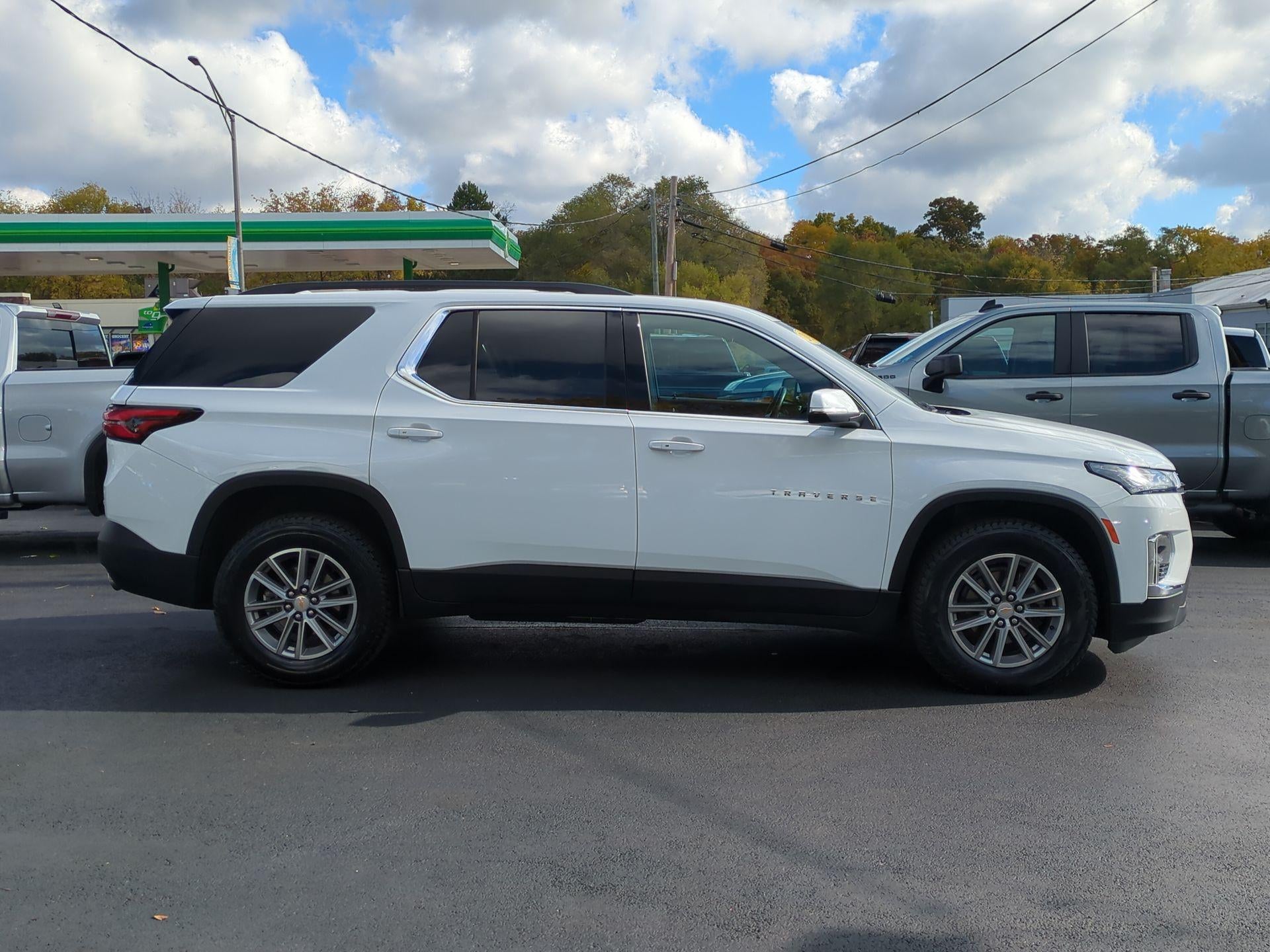 2023 Chevrolet Traverse LT Leather