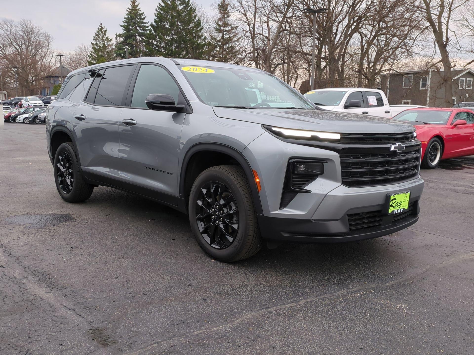 2024 Chevrolet Traverse LS