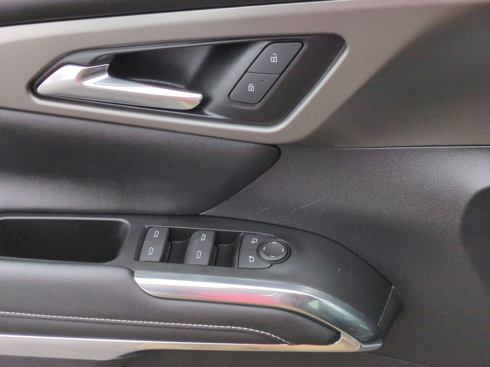 2024 Chevrolet Traverse LS