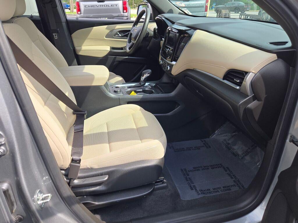 2023 Chevrolet Traverse LS