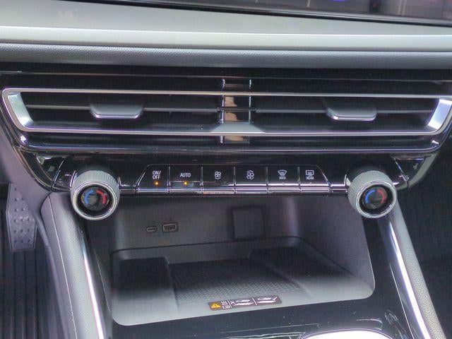 2026 Chevrolet Traverse LT w/2LT