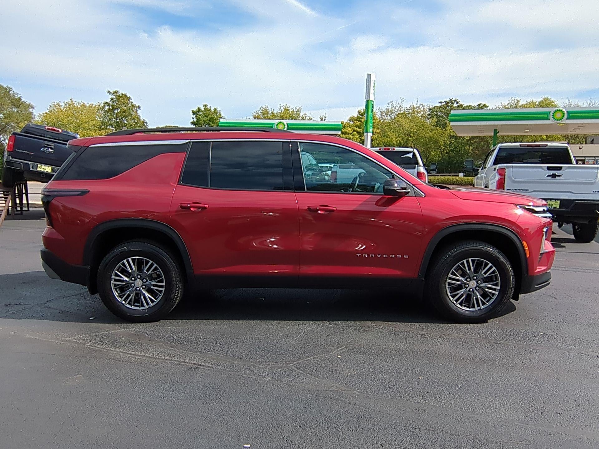 2024 Chevrolet Traverse LT