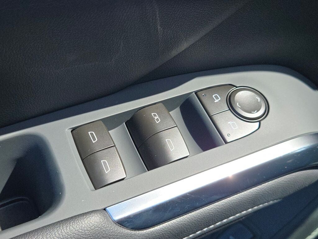 2027 Chevrolet Traverse LT w/2LT