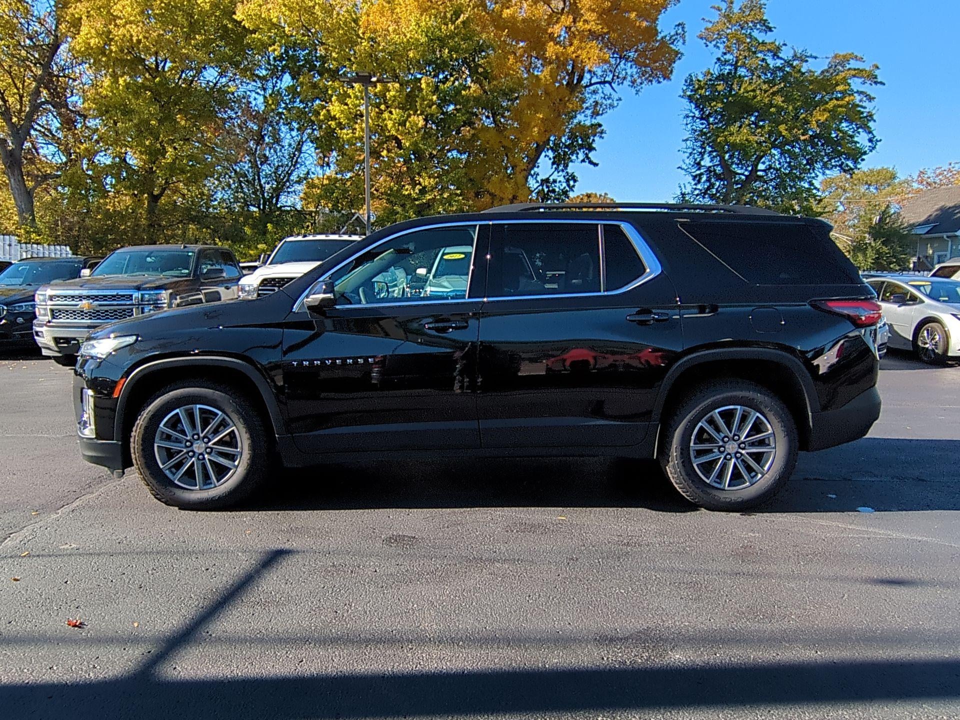 2022 Chevrolet Traverse LT Leather