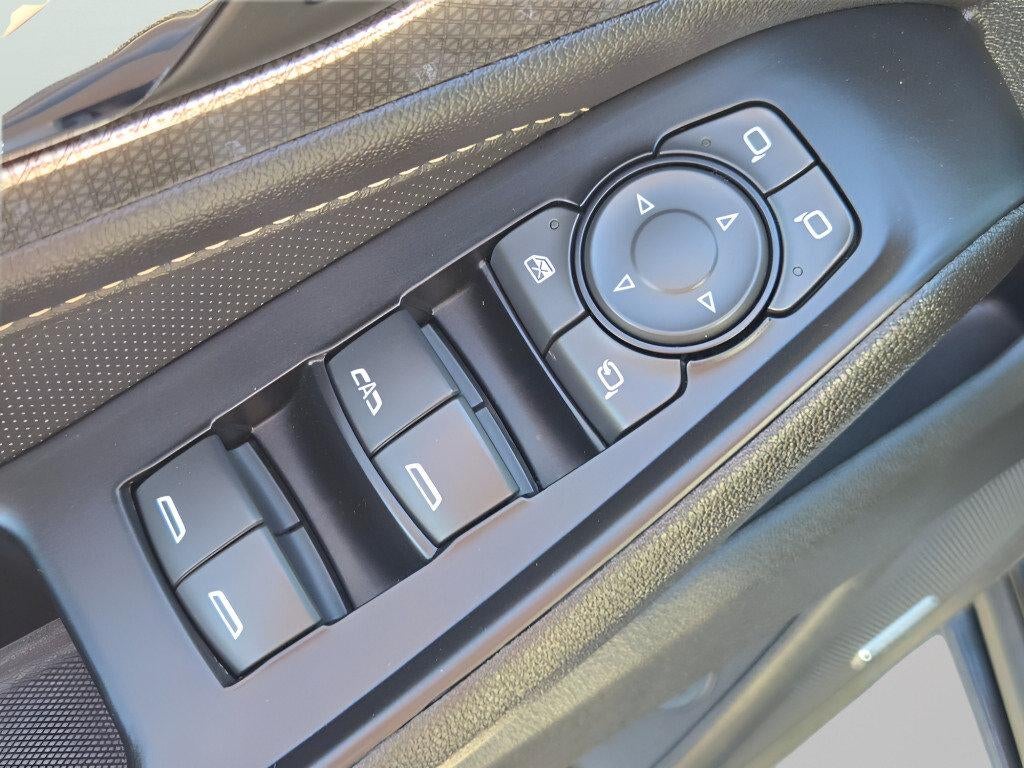 2023 Chevrolet Traverse Premier - Photo 25