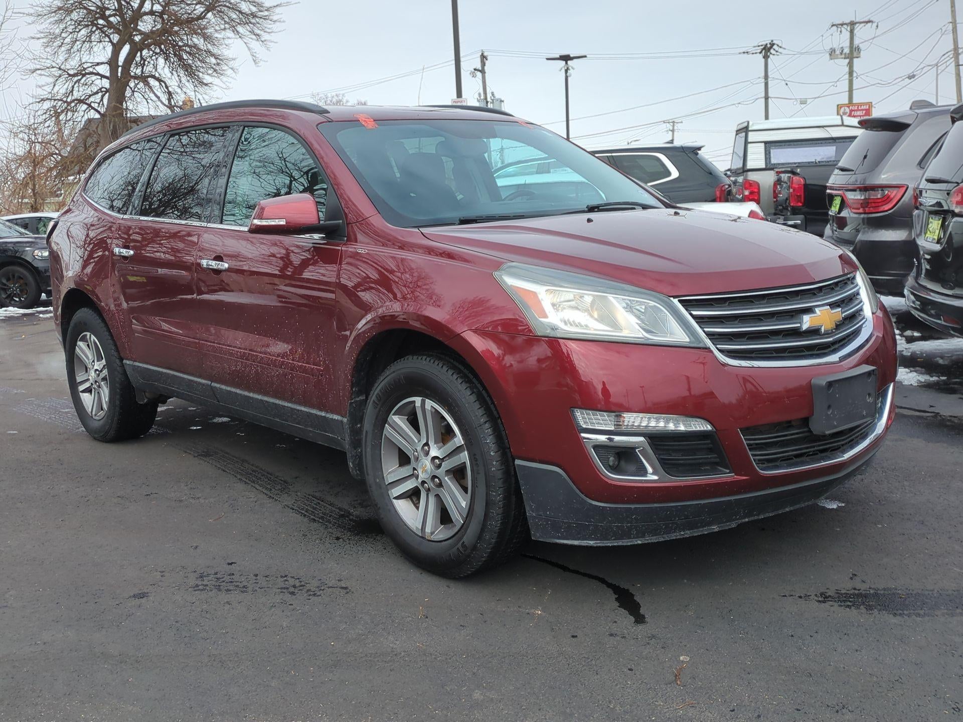 Used 2015 Chevrolet Traverse 1LT with VIN 1GNKRGKD1FJ350528 for sale in Fox Lake, IL
