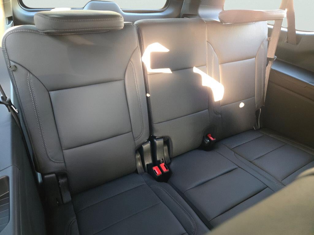 2027 Chevrolet Suburban 4WD LT