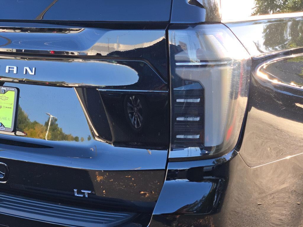 2027 Chevrolet Suburban 4WD LT
