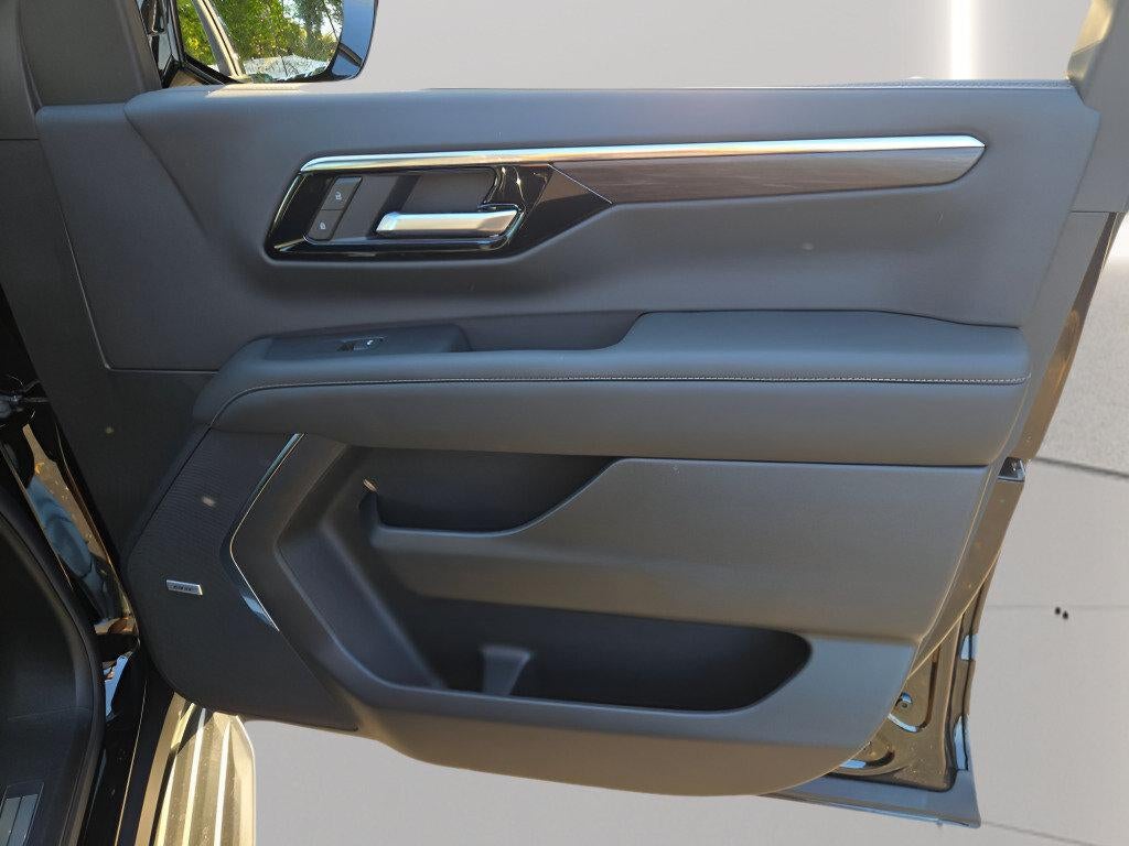 2027 Chevrolet Suburban 4WD LT