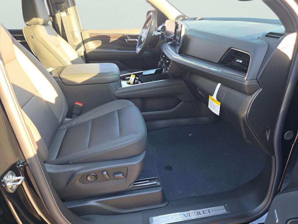 2027 Chevrolet Suburban 4WD LT